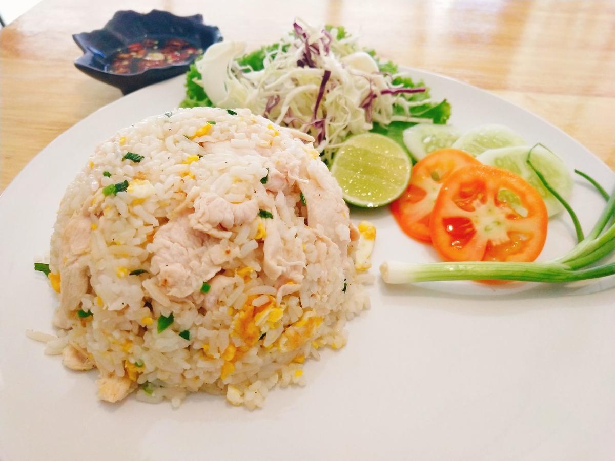 Albergue Cha Cha Cha Pattaya Exterior foto